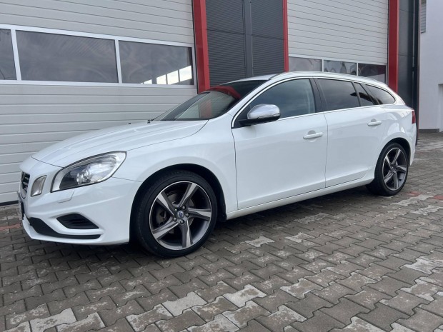 Volvo V60 2.0 D [D4] R-Design Kinetic Geartroni...